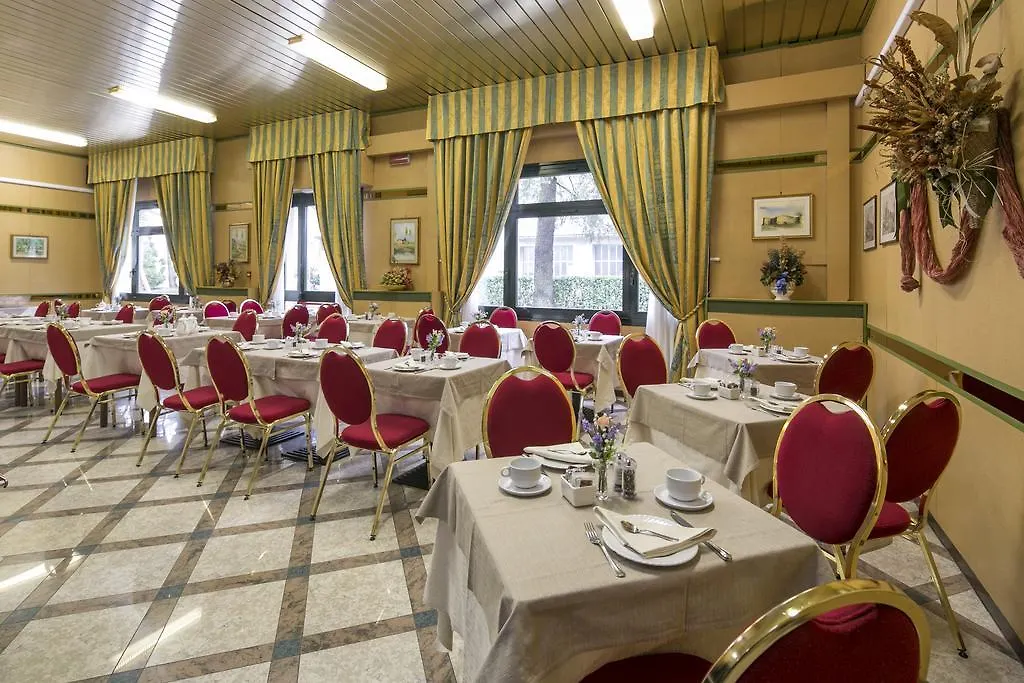 Hotel Falco D'Oro Tole 4*,  Italy