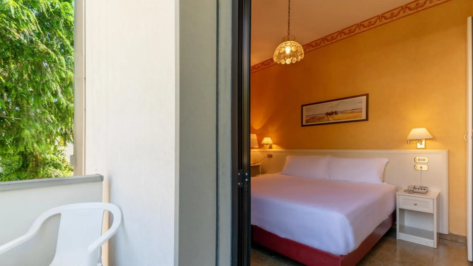 Hotel Falco D'Oro Tole