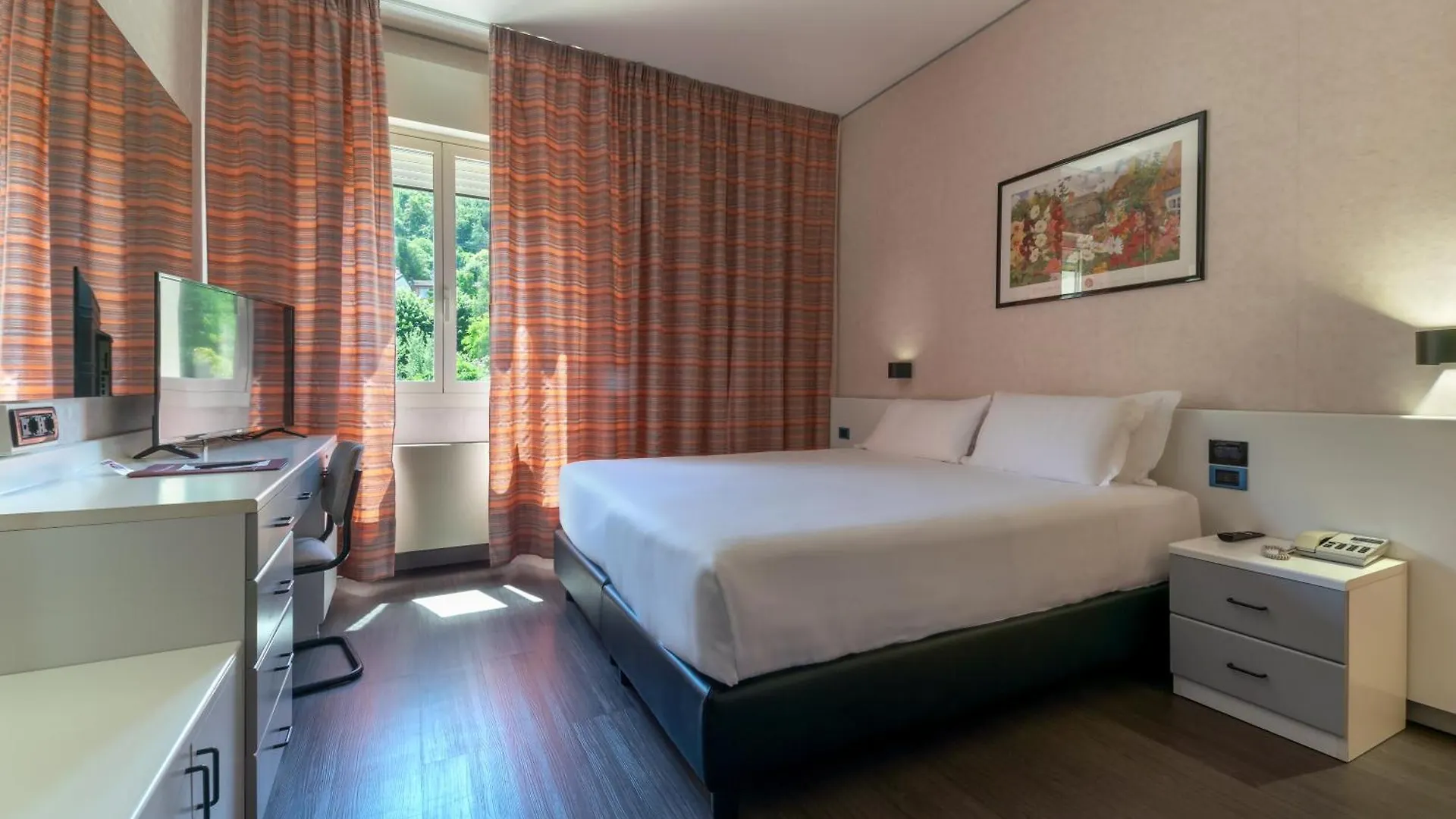 Hotel Falco D'Oro Tole
