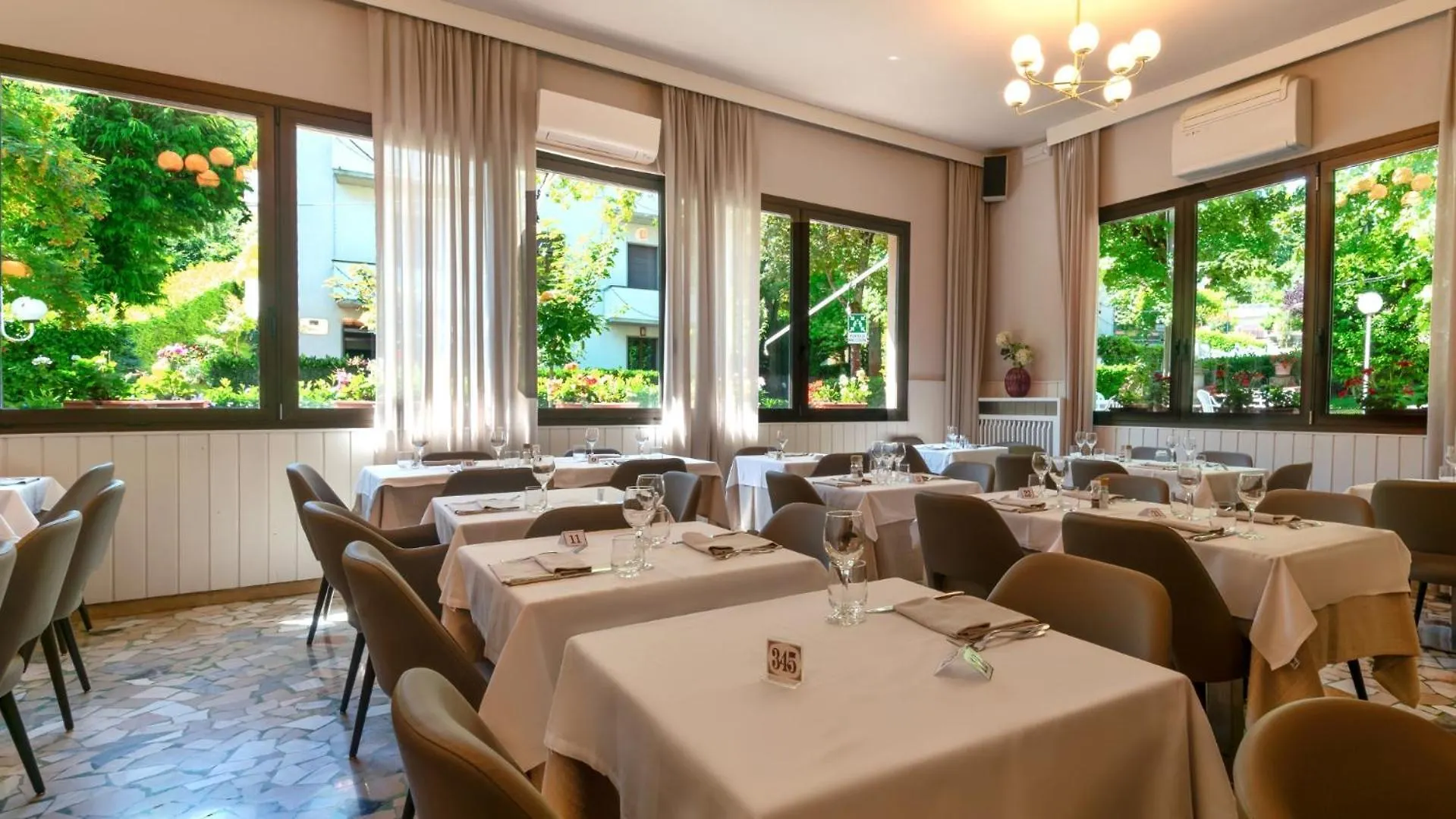 ****  Hotel Falco D'Oro Tole Italy