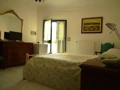Hotel Falco D'Oro Tole Italy