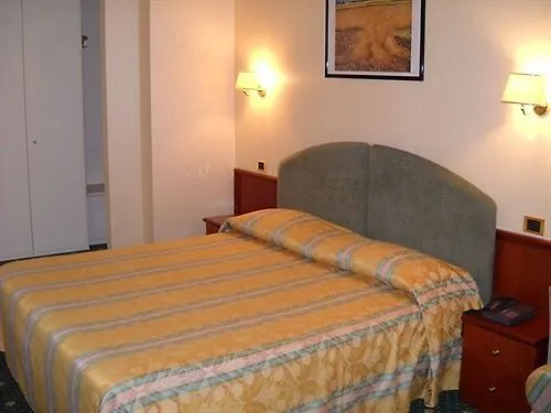 Hotel Falco D'Oro Tole