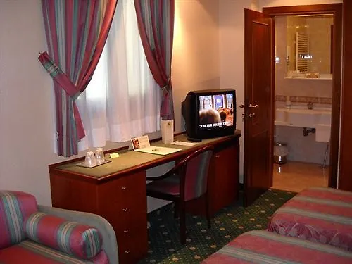 Hotel Falco D'Oro Tole 4*,  Italy