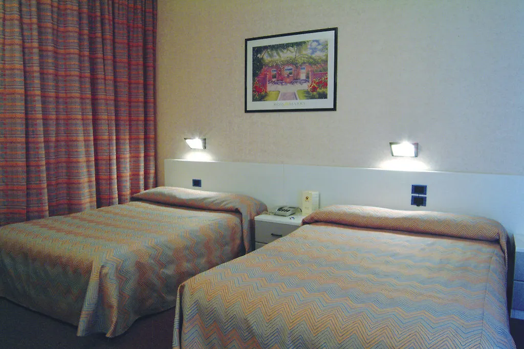 Hotel Falco D'Oro Tole 4*,  Italy