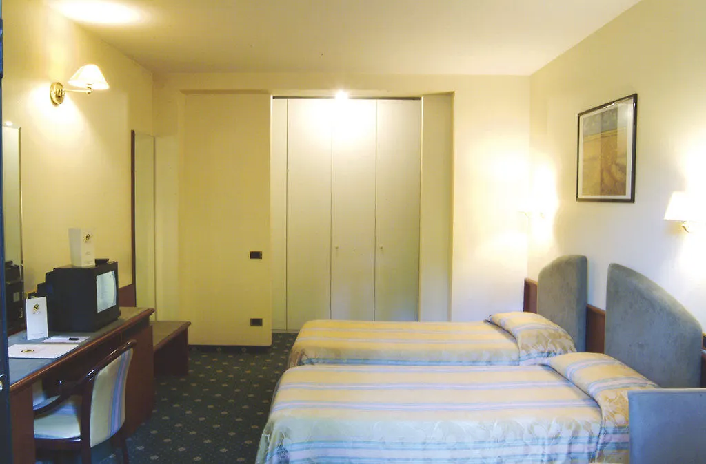 Hotel Falco D'Oro Tole
