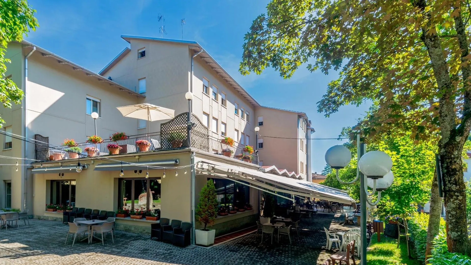Hotel Falco D'Oro Tole