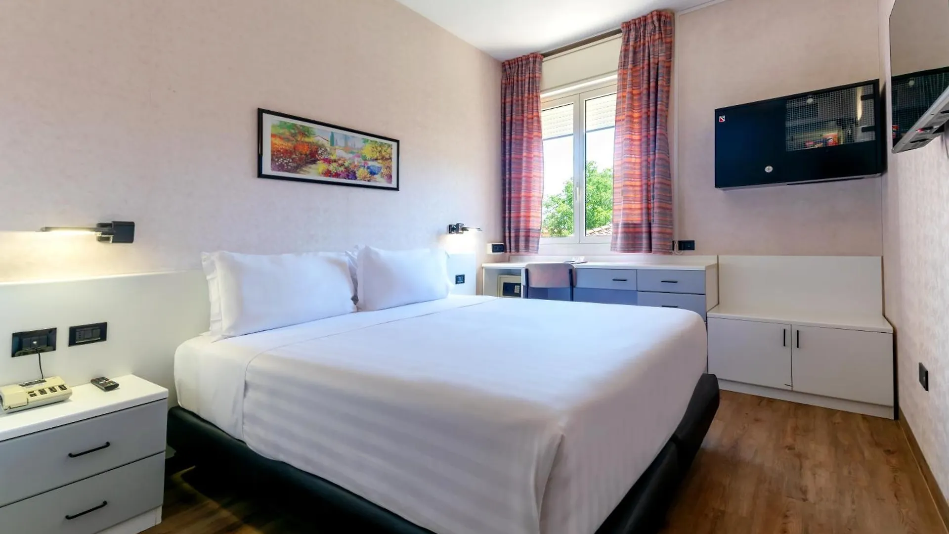 ****  Hotel Falco D'Oro تول إيطاليا