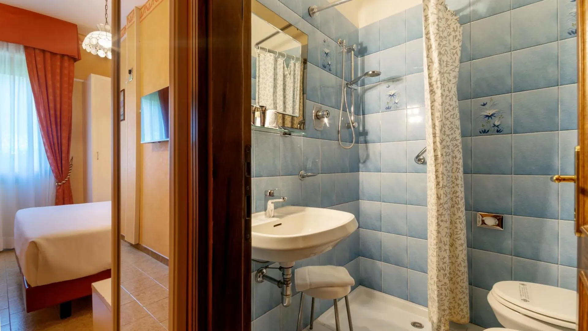 Hotel Falco D'Oro Tole