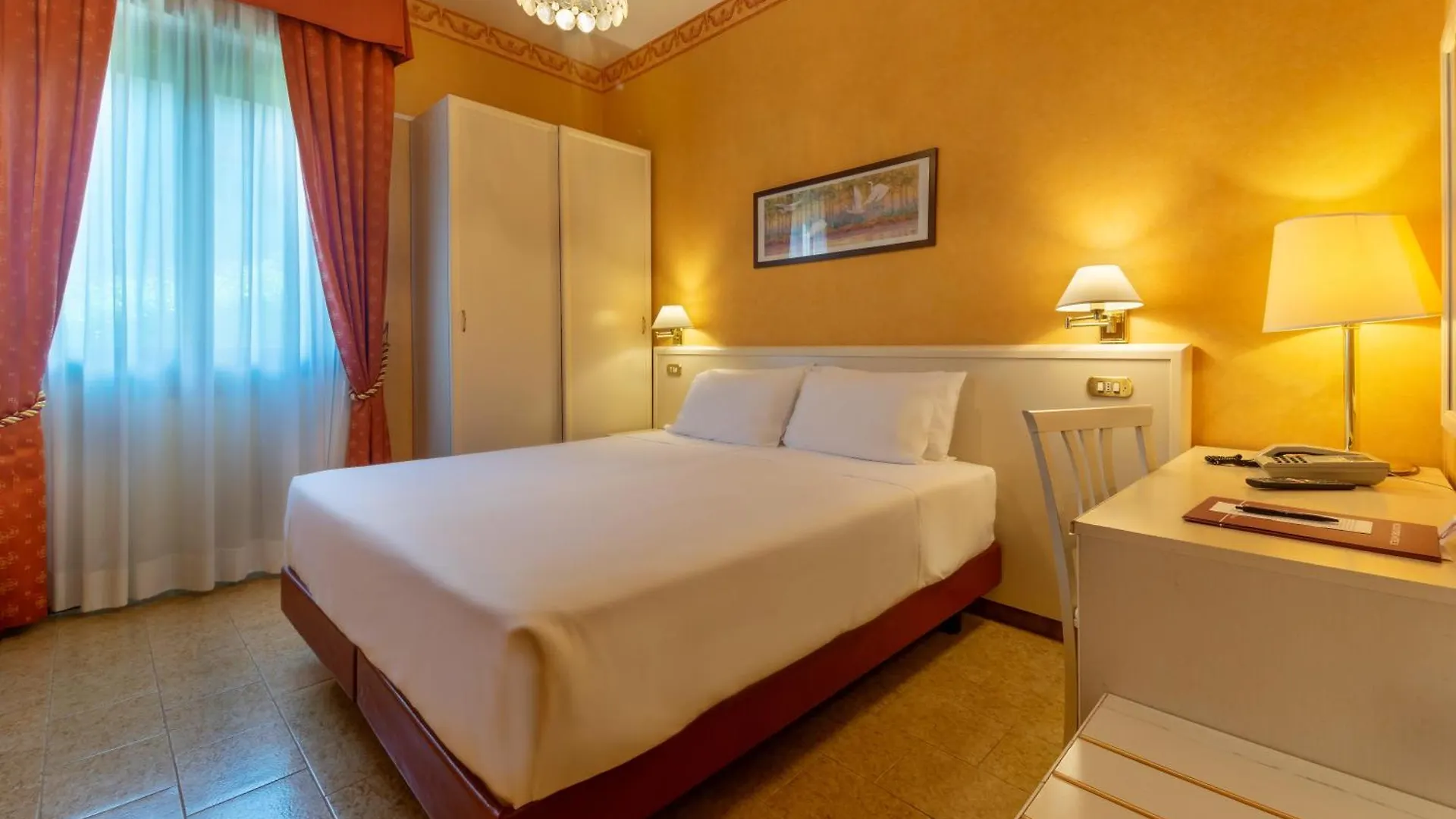 Hotel Falco D'Oro Tole